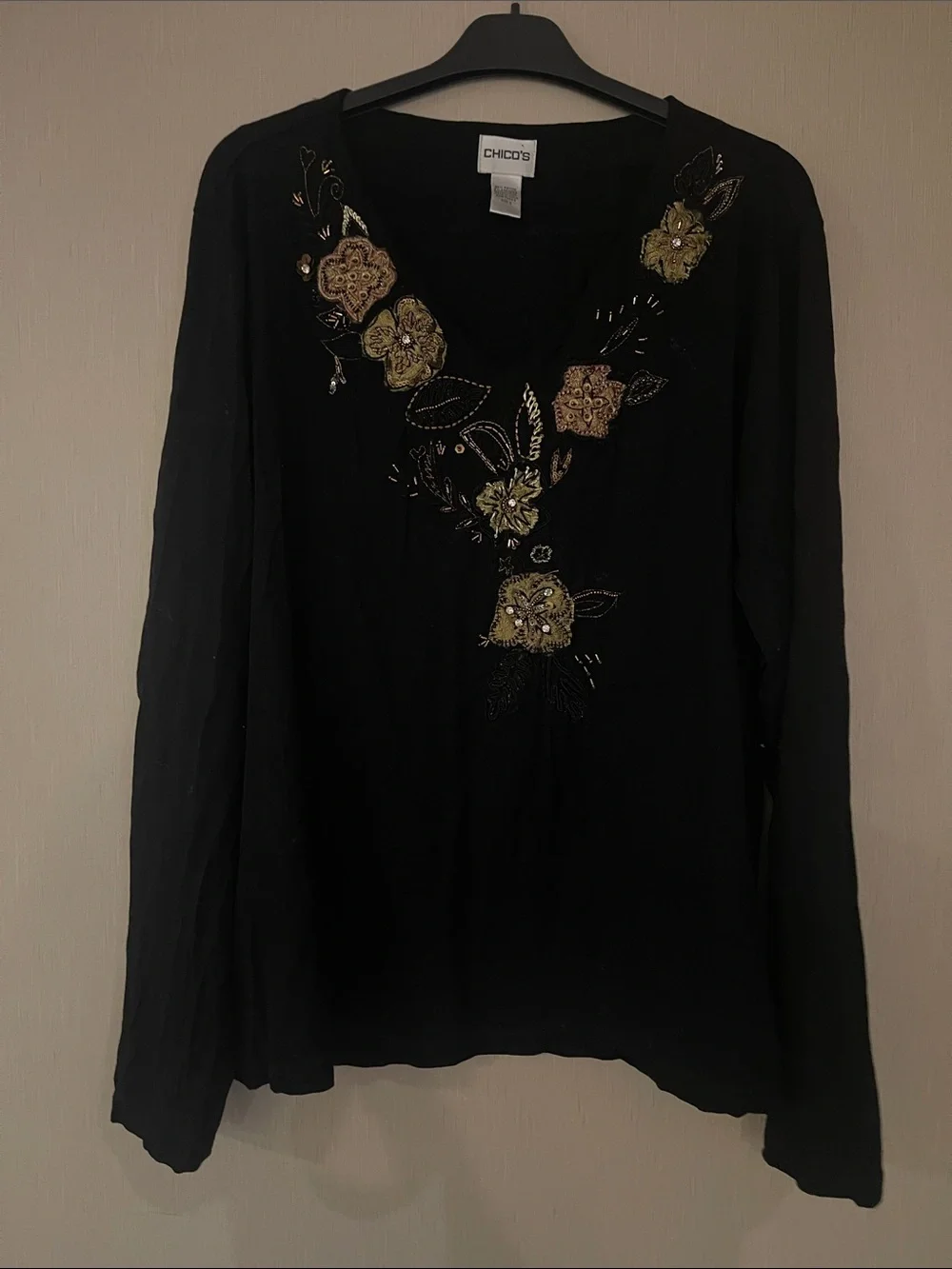 Chico's sz 2 large black Long-Sleeve V-Neck Top Gold Floral Embroidery beaded